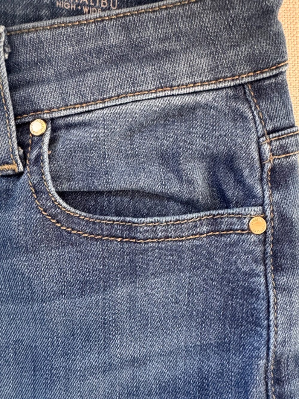 Fidelity Malibu High-Wide Crop Jeans | Size 27 | Raw Hem | Premium Denim - Picture 8 of 10